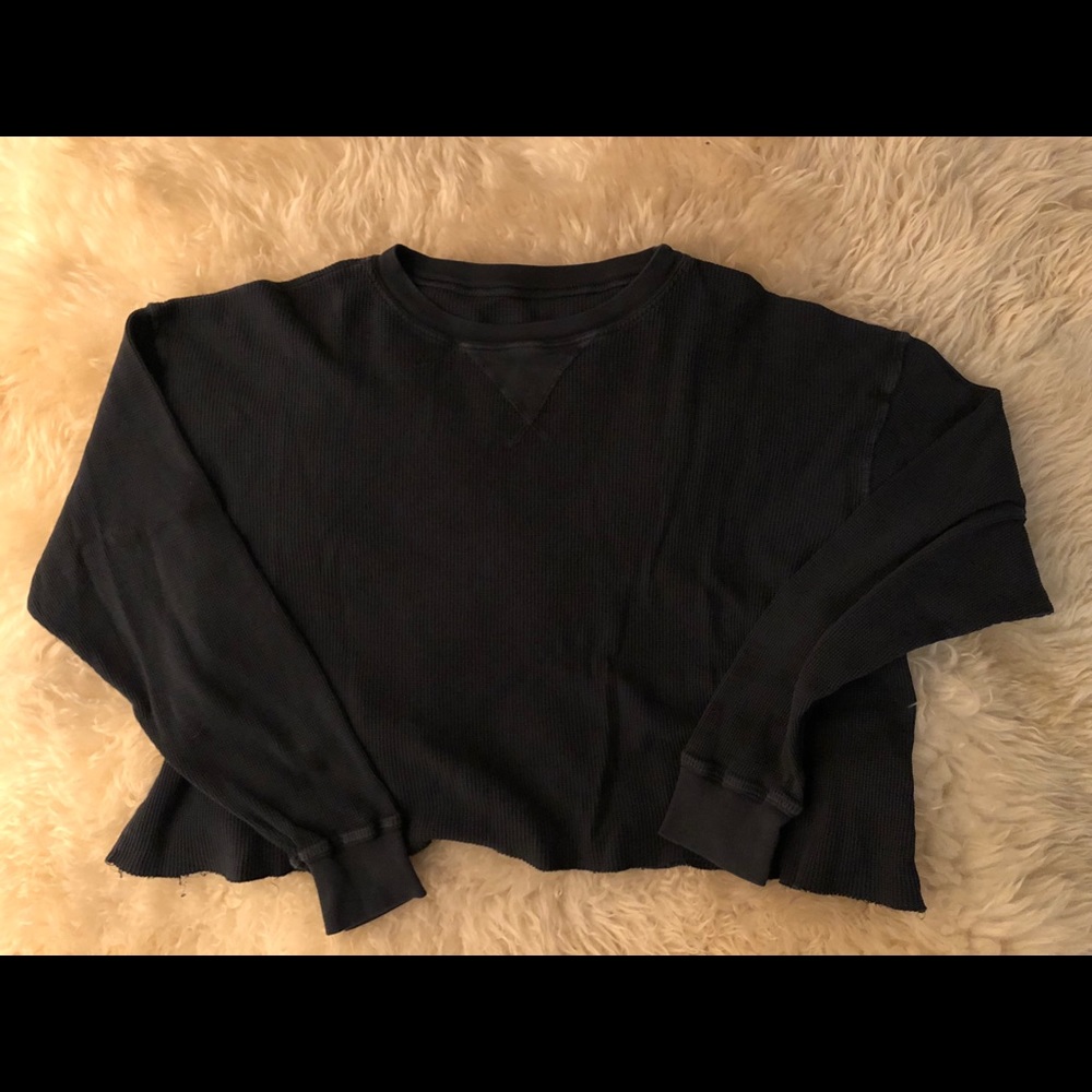 Brandy Melville Waffle Knit Cropped Shirt (NAVY)